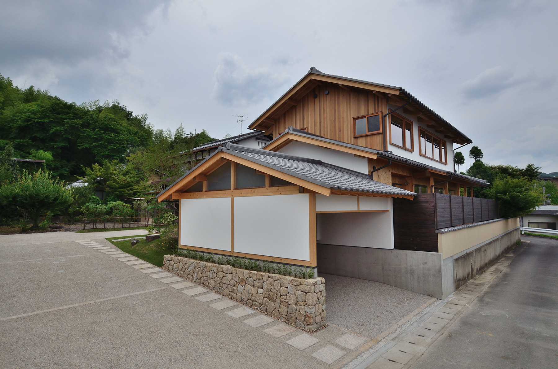 京都市西京区　京都の街を見渡す「西山山麓の家」