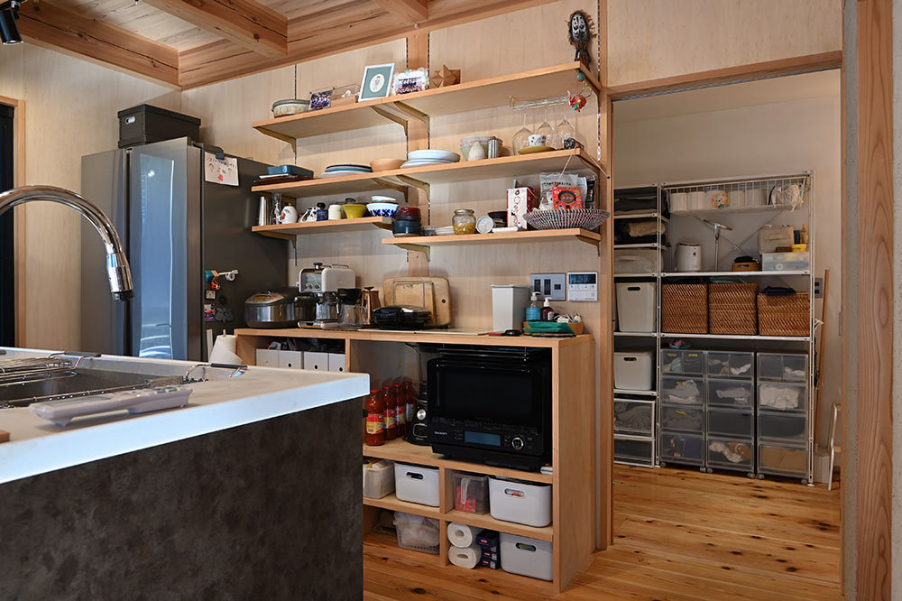 豊かな自然を感じる小さな家 