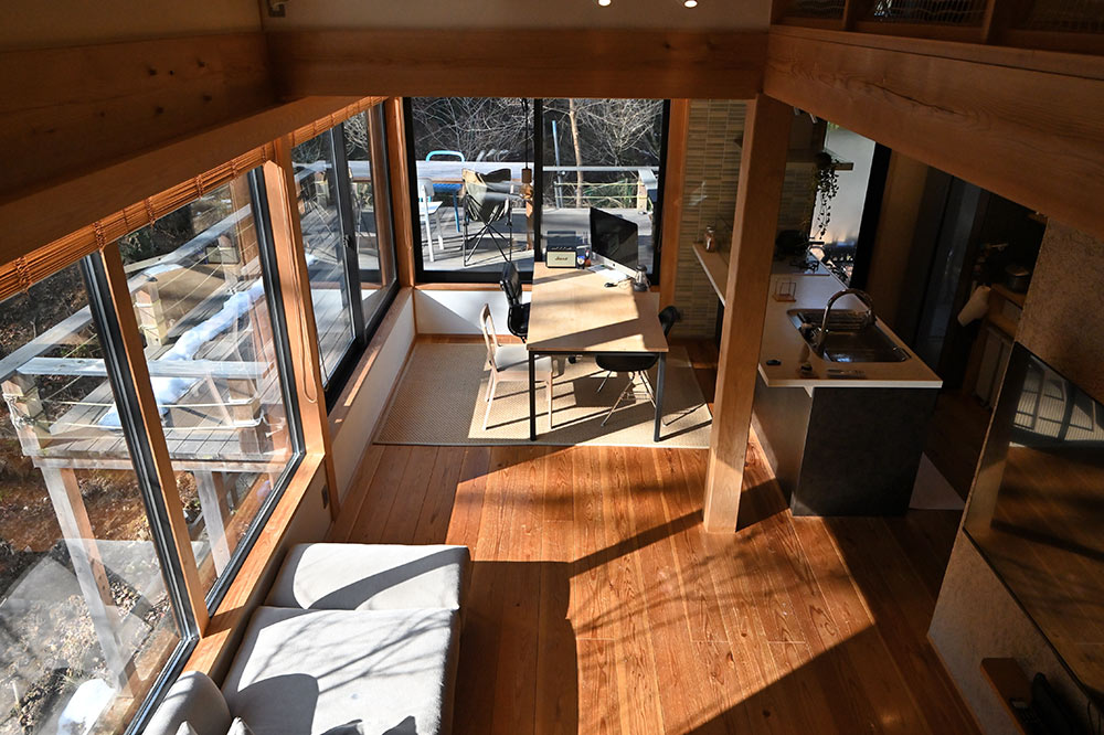 豊かな自然を感じる小さな家 