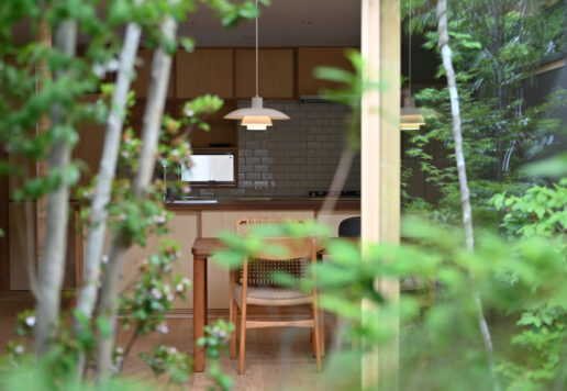 緑豊かな中庭と大きな吹き抜けのある「奈良の家」|ツキデ工務店